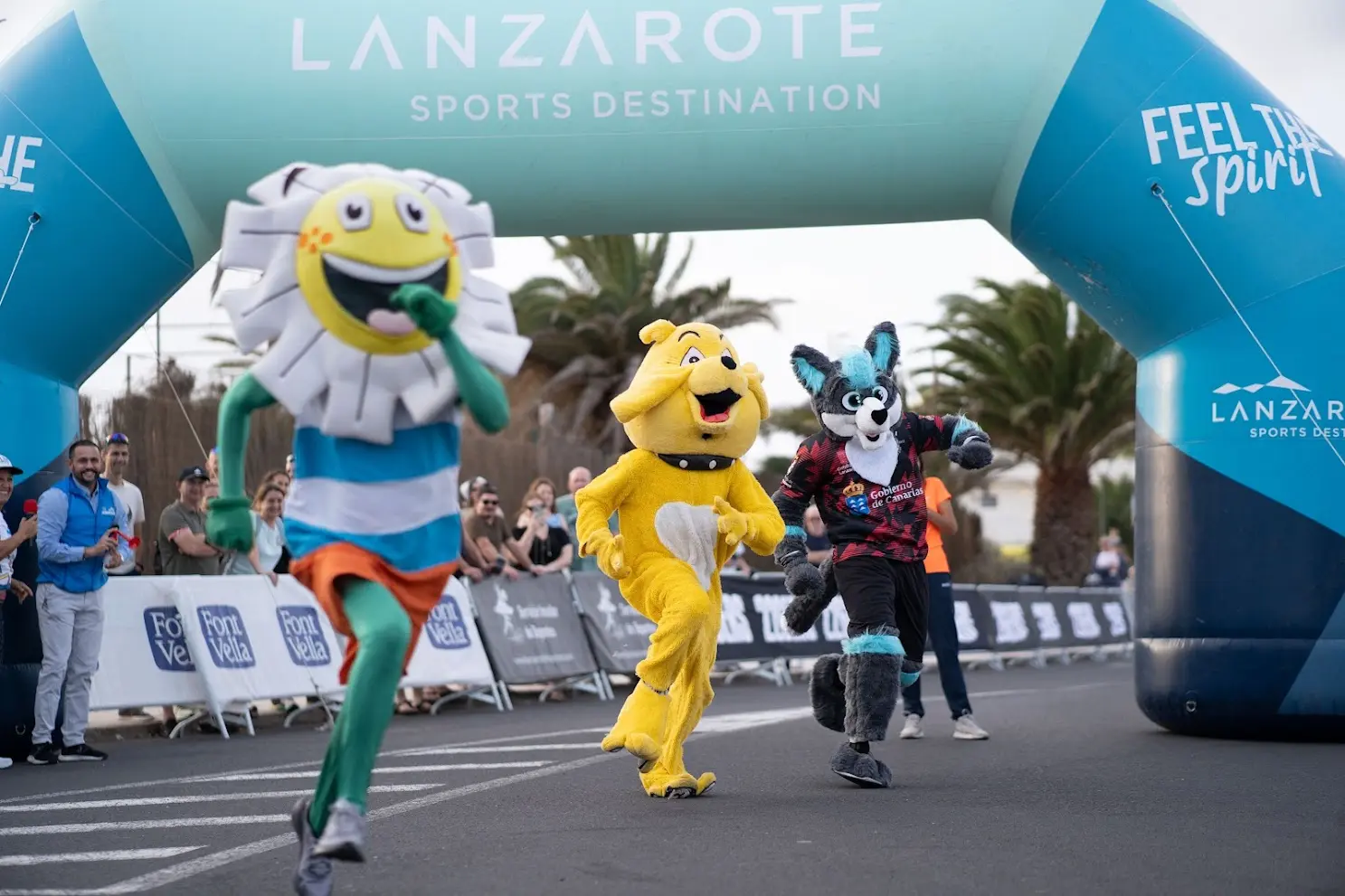 Cartel de la carrera Font Vella Lanzarote International Marathon – Av. de las Islas Canarias, 18